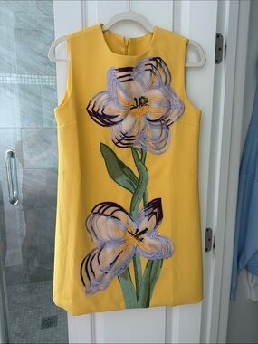 Product Seeker Yellow Floral Appliqué Shift Dress small